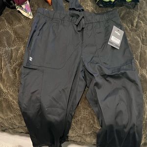 Maeuve scrub pants